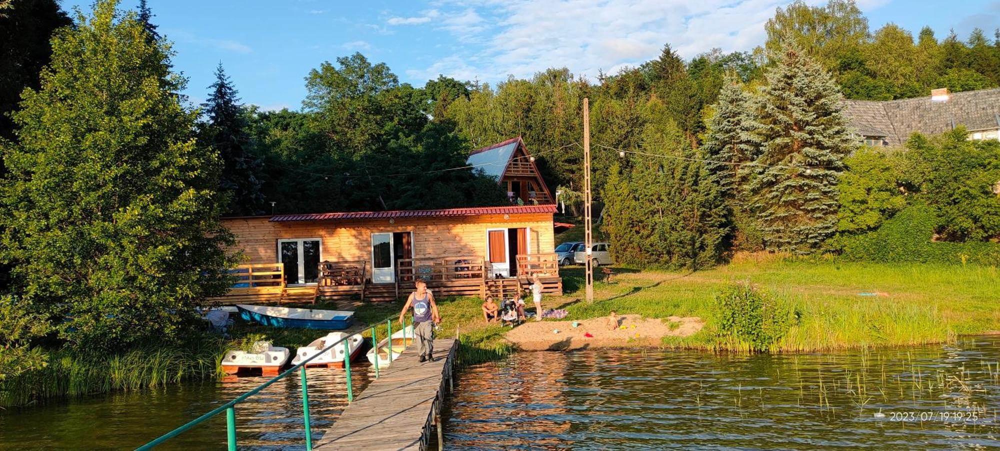 Villa Domki Nad Jeziorem I Pod Lasem Zdbice Exterior foto